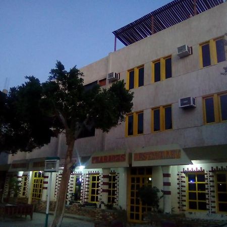 Pharaohs Hotel Luxor Exterior foto